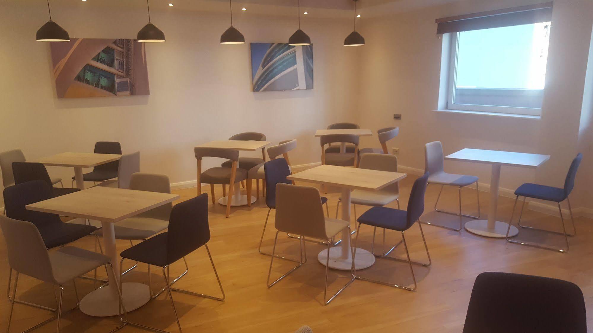 Отель Express Gunwharf Quays By Ihg